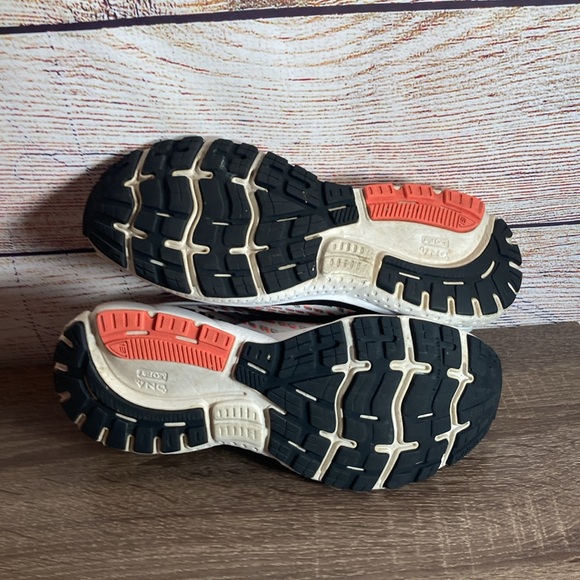 Used Brooks Ghost 13 Sneakers Womens Sz 10 White Running Athletic Shoes - Picture 7 of 12